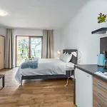 Zomzi Apartament *