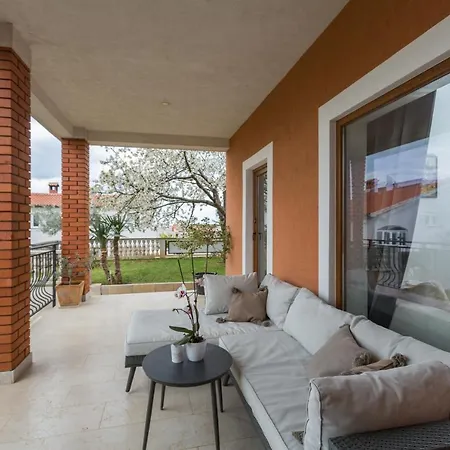 Zomzi 아파트 포레치