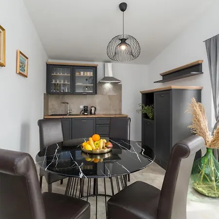 Zomzi Apartman Porec