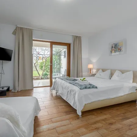 Zomzi Apartment