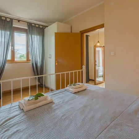 Zomzi Apartment