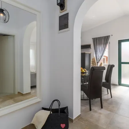 Apartment Zomzi
